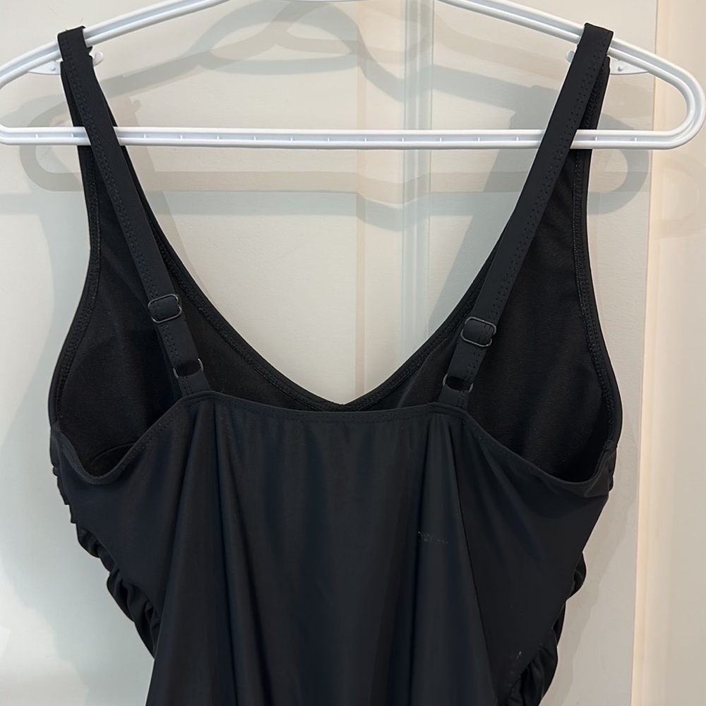 Swimsuit - Picture 3 of 4